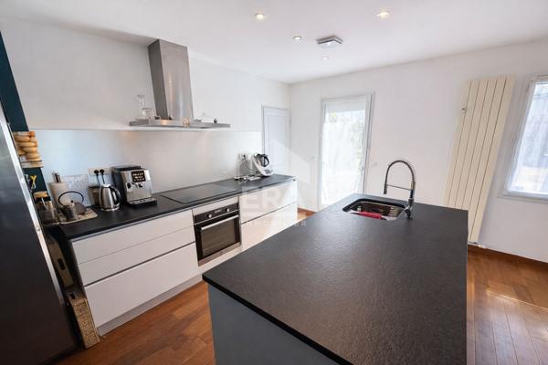 LES PENNES MIRABEAU - Maison T7 de 203m2 sur terrain de 1033m2 en situation dominante