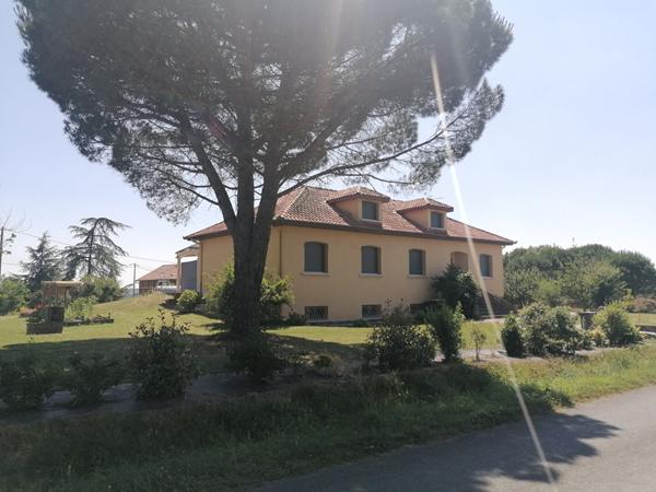 Carmaux, maison de type 8 de 189 m²