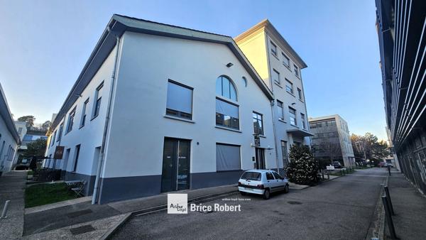 Bureaux à louer Lyon 9ème dans parc tertiaire avec accessibilité optimale