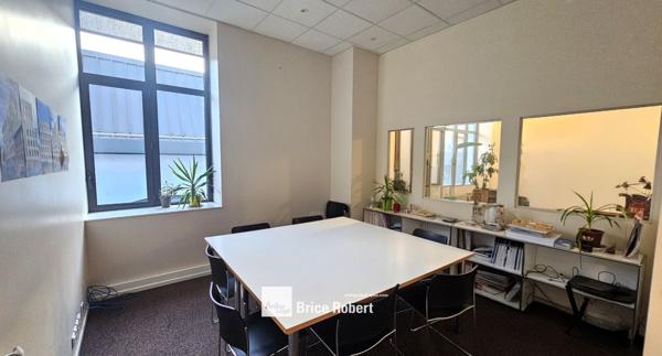 Bureaux à louer Lyon 9ème dans parc tertiaire avec accessibilité optimale