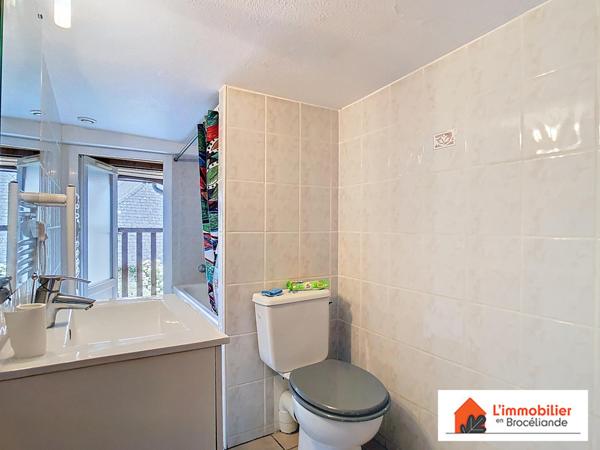 Appartement T2bis de 62m² avec grenier aménageable, hyper centre de Plélan-le-Grand