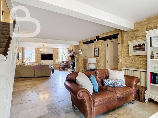 Salviac (46340) Maison de maître de caractère avec dépendances & piscine