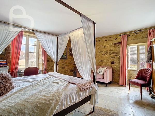 Salviac (46340) Maison de maître de caractère avec dépendances & piscine