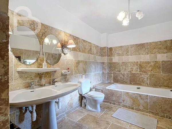 Salviac (46340) Maison de maître de caractère avec dépendances & piscine