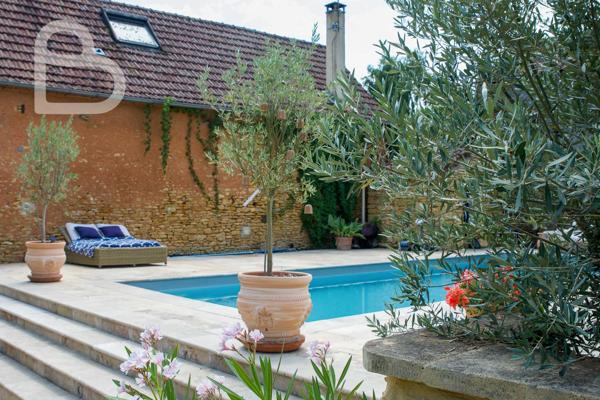 Salviac (46340) Maison de maître de caractère avec dépendances & piscine