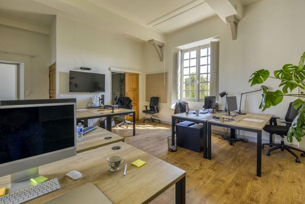 Bureaux à louer à Nantes Est avec jardin