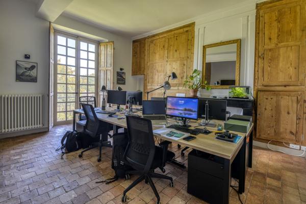 Bureaux à louer à Nantes Est avec jardin