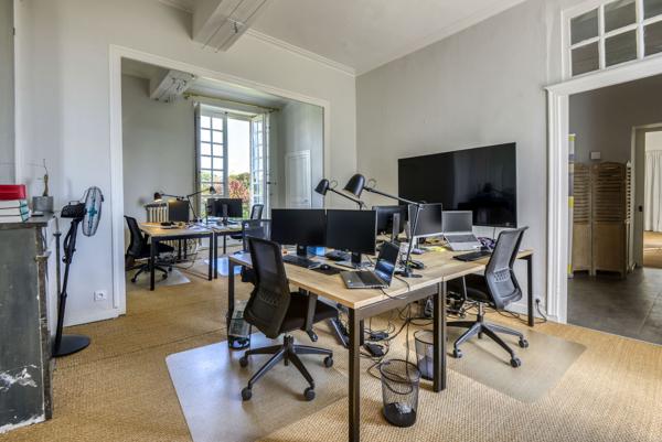Bureaux à louer à Nantes Est avec jardin