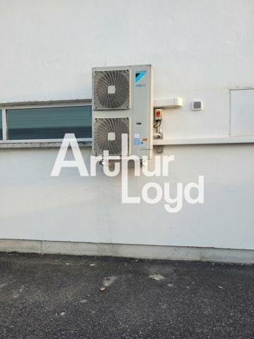 LOCAL COMMERCIAL / PROFESSIONS DE SANTÉ À VENDRE — CHAMBÉRY LES LANDIERS