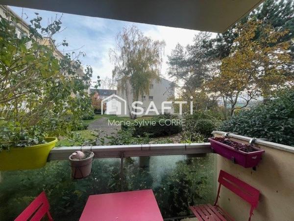 GRAND T3 , lumineux dans résidence familiale près de la Seine