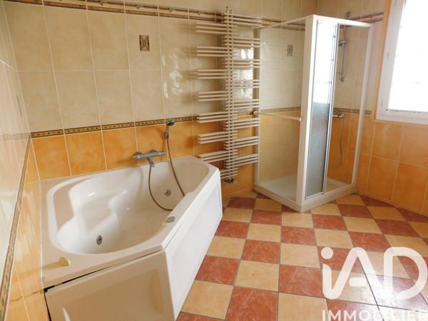 Maison à vendre 4 pièces 150 m² Saint-Doulchard