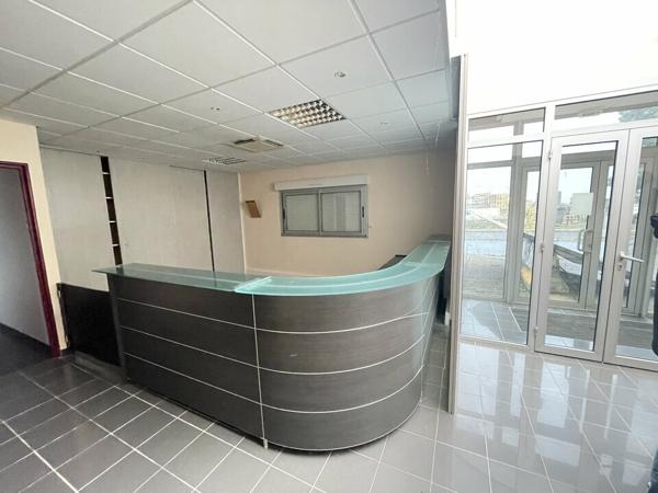 BUREAUX 450 M² À LOUER – IMMEUBLE RÉCENT, ACCESSIBILITÉ OPTIMISÉE