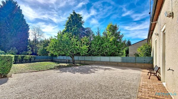 CHALON SUR SAONE : Maison 110m² habitables, cour et jardin