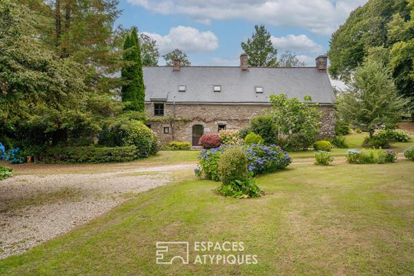 Ensemble en pierre aux portes de Vannes : charme, espace et potentiel