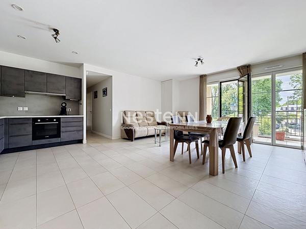 Appartement à vendre au coeur du centre ville de L'Isle-Adam - 5 pièces 95m2, boxe fermé