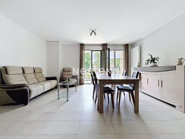 Appartement à vendre au coeur du centre ville de L'Isle-Adam - 5 pièces 95m2, boxe fermé