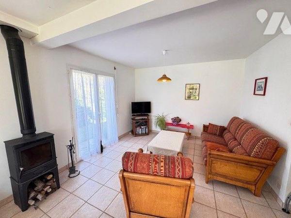 A vendre maison à MOELAN SUR MER (29)

Maison contemporaine de 1997 avec garage, située au ca...