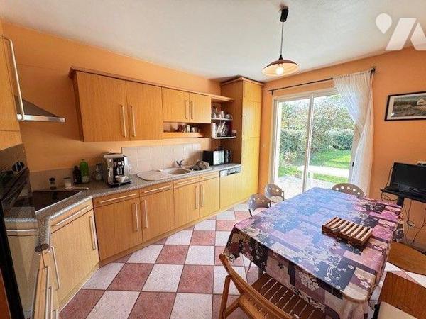 A vendre maison à MOELAN SUR MER (29)

Maison contemporaine de 1997 avec garage, située au ca...