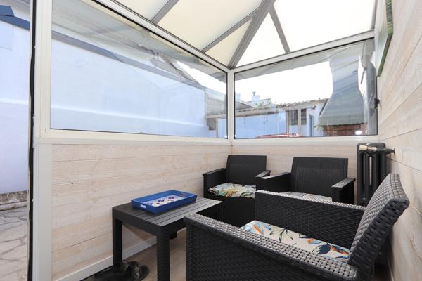 Maison familiale 3 chambres avec vie de plain-pied, cour extérieure et garage - 100 m² au sol