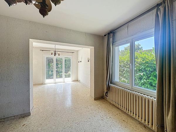 A vendre Maison Mirande centre ville 5 chambres 155 m2 et parc arboré et garage