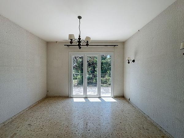 A vendre Maison Mirande centre ville 5 chambres 155 m2 et parc arboré et garage