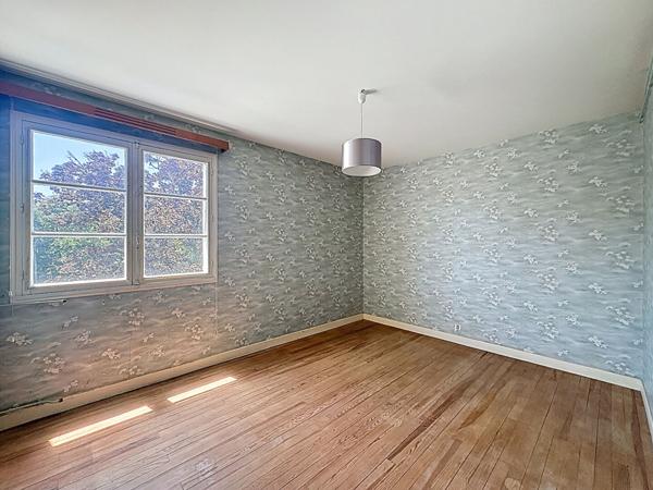 A vendre Maison Mirande centre ville 5 chambres 155 m2 et parc arboré et garage