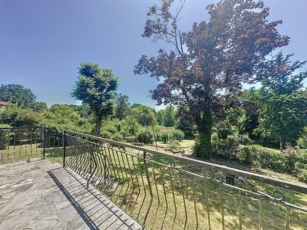 A vendre Maison Mirande centre ville 5 chambres 155 m2 et parc arboré et garage