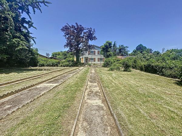 A vendre Maison Mirande centre ville 5 chambres 155 m2 et parc arboré et garage