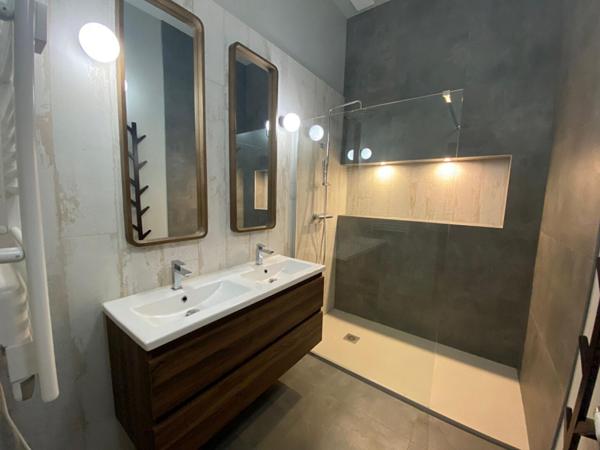 A LOUER : T2 à LILLE • • 900 € CC • Réf. 592-002