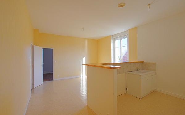 Appartement à louer    3 pièces •  Nesle