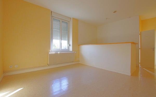 Appartement à louer    3 pièces •  Nesle