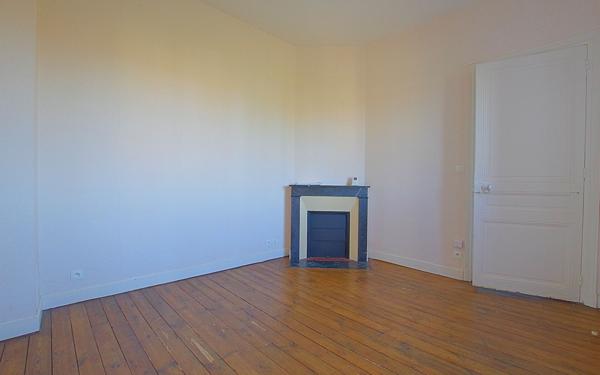 Appartement à louer    3 pièces •  Nesle