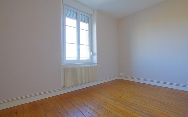 Appartement à louer    3 pièces •  Nesle