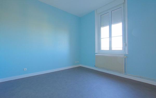 Appartement à louer    3 pièces •  Nesle