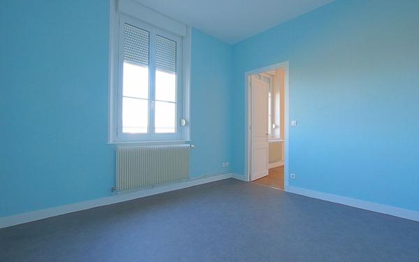 Appartement à louer    3 pièces •  Nesle