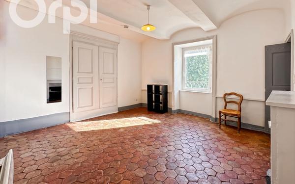 Appartement à louer    3 pièces •  Aubenas