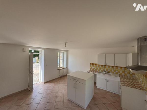 Maison pierre avec jardin