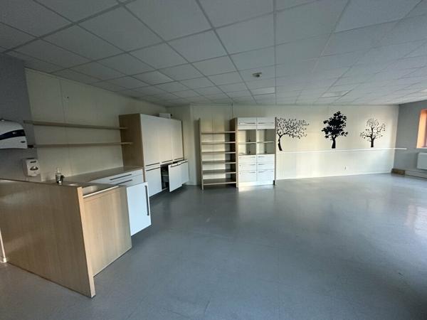 BUREAUX à LOUER de 2201 m²