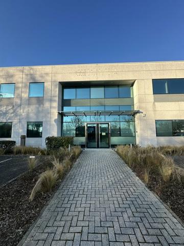 BUREAUX à LOUER de 2201 m²