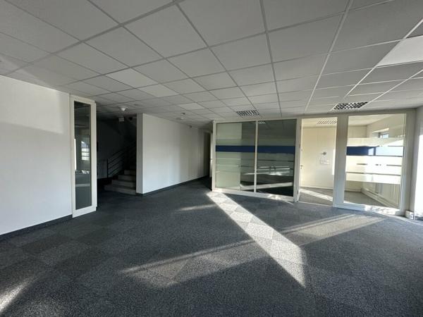BUREAUX à LOUER de 2201 m²