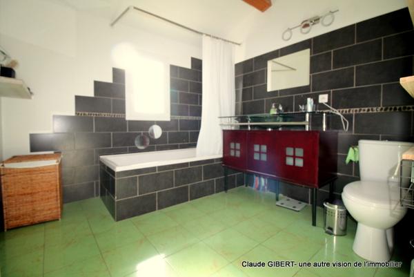 Frontignan (34110) Maison T4/T5 de 107 m2 sur deux niveaux + garage 70 m2 + jardin à Frontignan