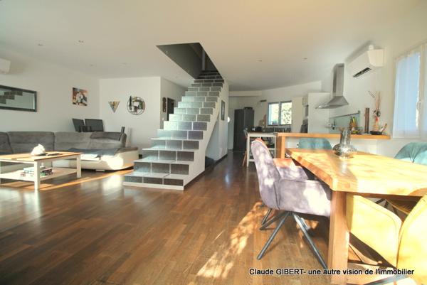 Frontignan (34110) Maison T4/T5 de 107 m2 sur deux niveaux + garage 70 m2 + jardin à Frontignan