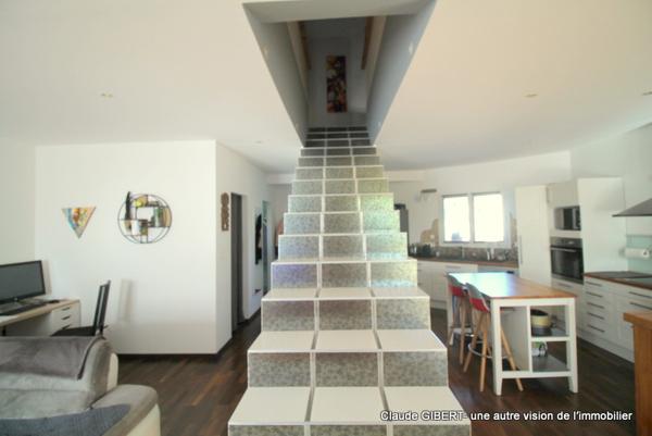 Frontignan (34110) Maison T4/T5 de 107 m2 sur deux niveaux + garage 70 m2 + jardin à Frontignan