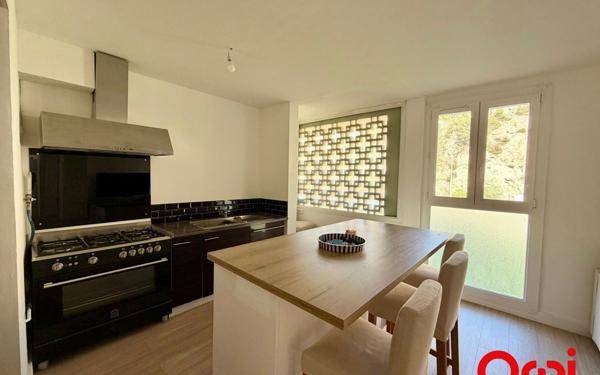 Appartement à vendre    3 pièces • 54 m2 Marseille 7