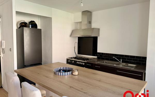 Appartement à vendre    3 pièces • 54 m2 Marseille 7