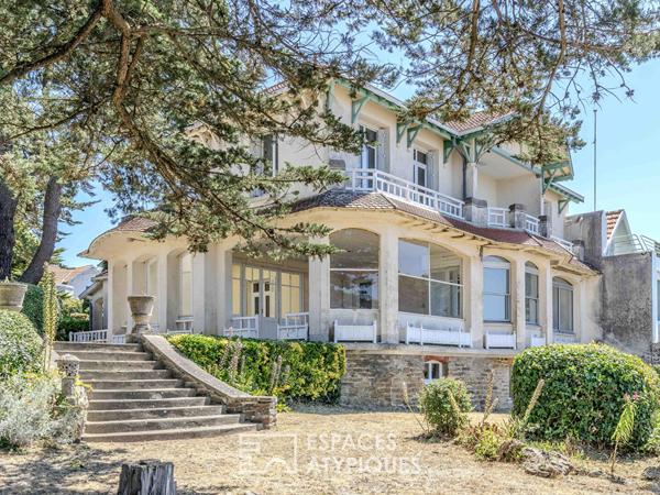 Villa Pornicaise avec sa maison de gardien et son jardin suspendu au dessus de l’océan