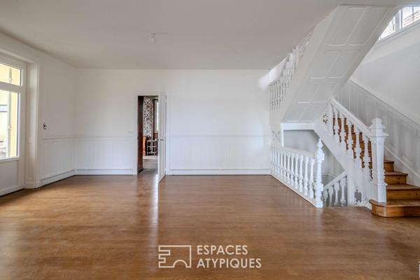 Villa Pornicaise avec sa maison de gardien et son jardin suspendu au dessus de l’océan