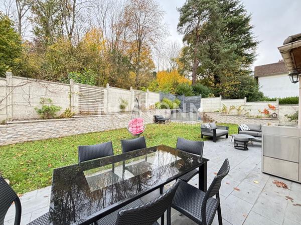 Nestenn Igny, maison quartier Gommonvilliers proche commerces de Place de la Ferme et des axes routiers A6/A10/N118/A86, RER C/V /B et du plateau de Saclay et Vélizy Ecole Jules Ferry ,collège Emile Zola, Lycée international