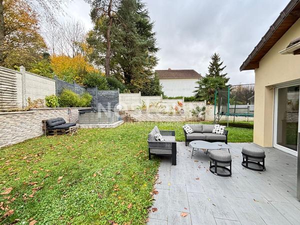 Nestenn Igny, maison quartier Gommonvilliers proche commerces de Place de la Ferme et des axes routiers A6/A10/N118/A86, RER C/V /B et du plateau de Saclay et Vélizy Ecole Jules Ferry ,collège Emile Zola, Lycée international