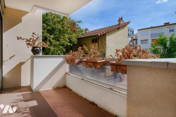 COURBEVOIE / COEUR DE VILLE - RÉPUBLIQUE - APPARTEMENT 4 PIÈCES AVEC BALCONS + CAVE
